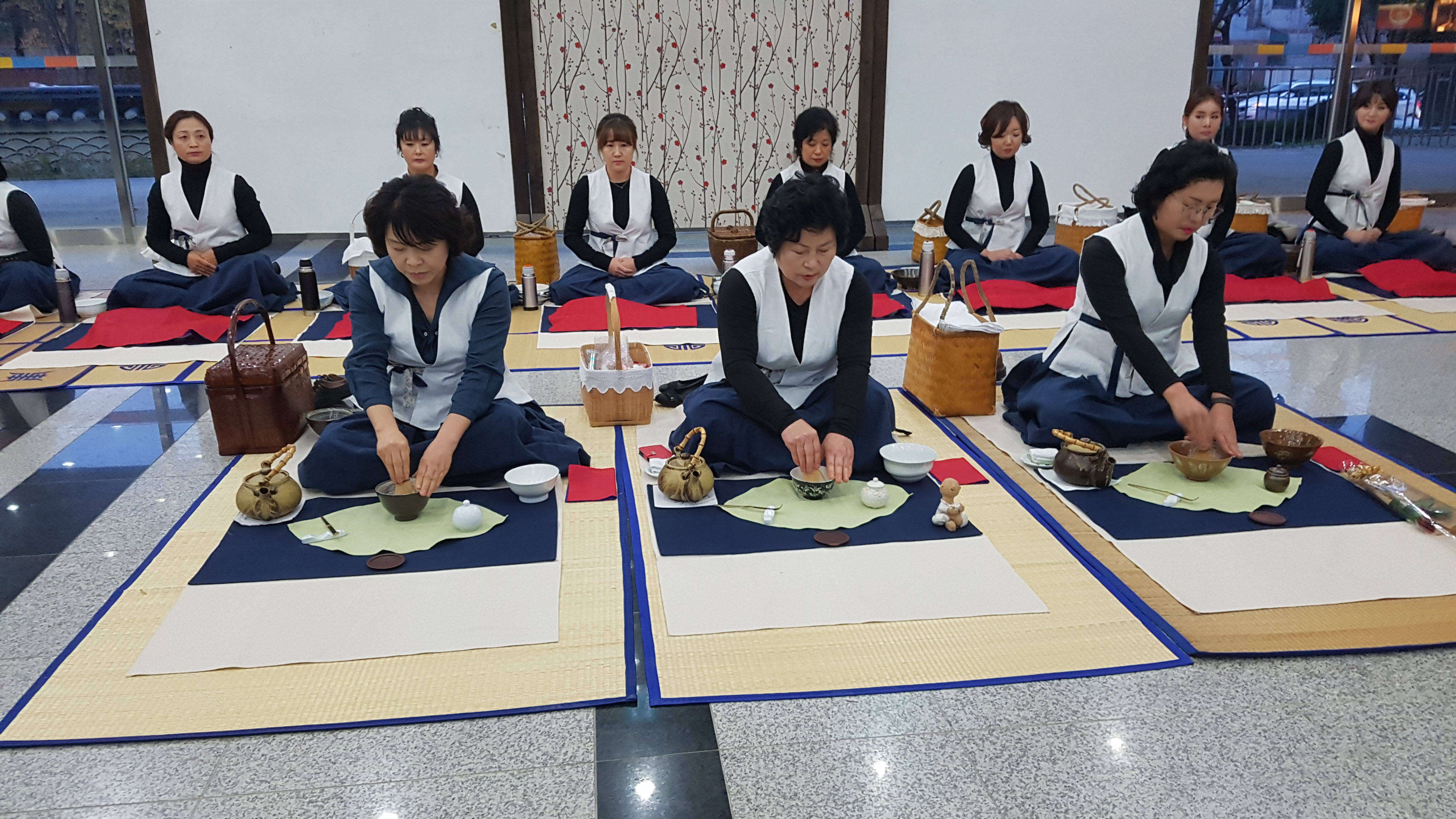 졸업전 다도시연사진.jpg